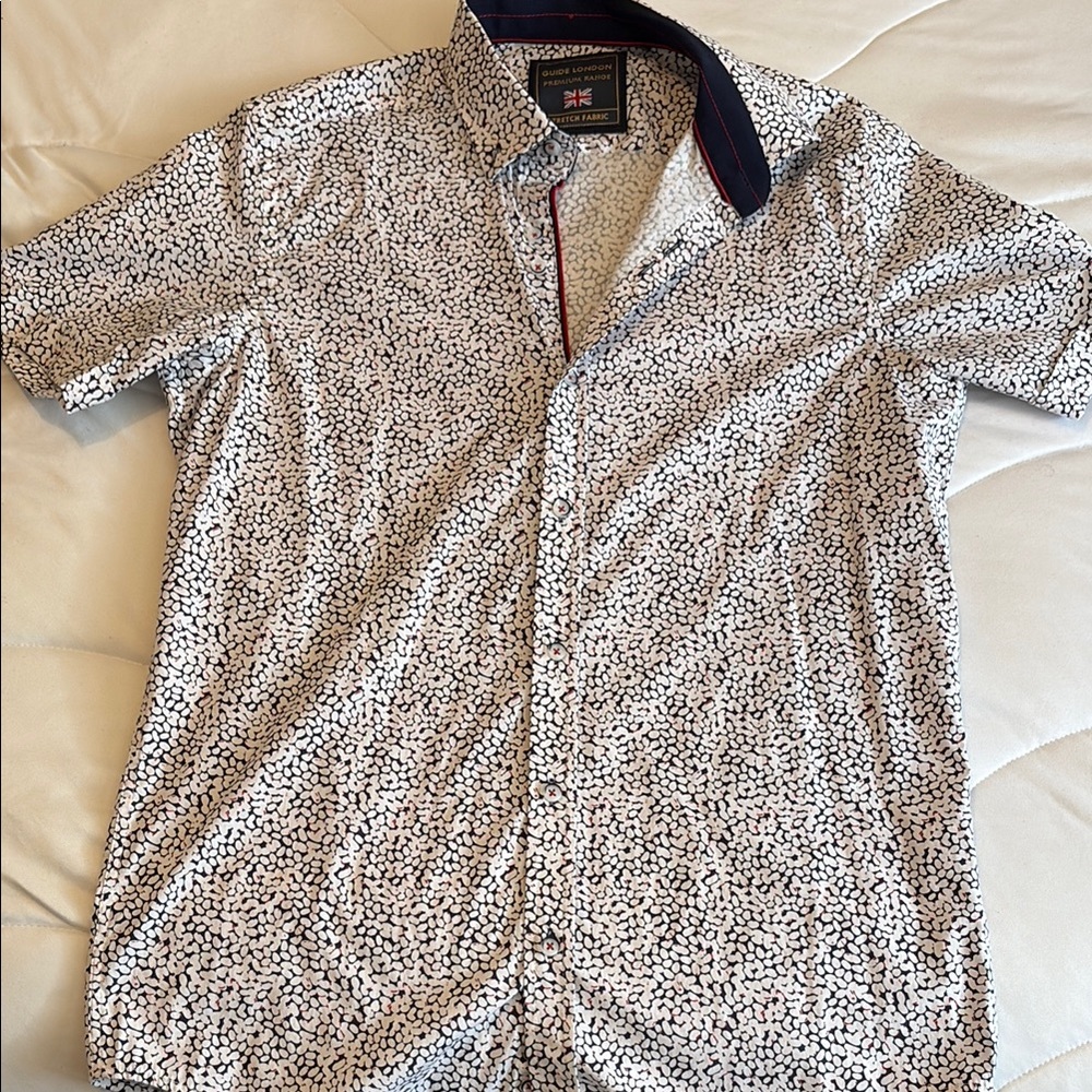 Men's White and Blue Patterned Shirt